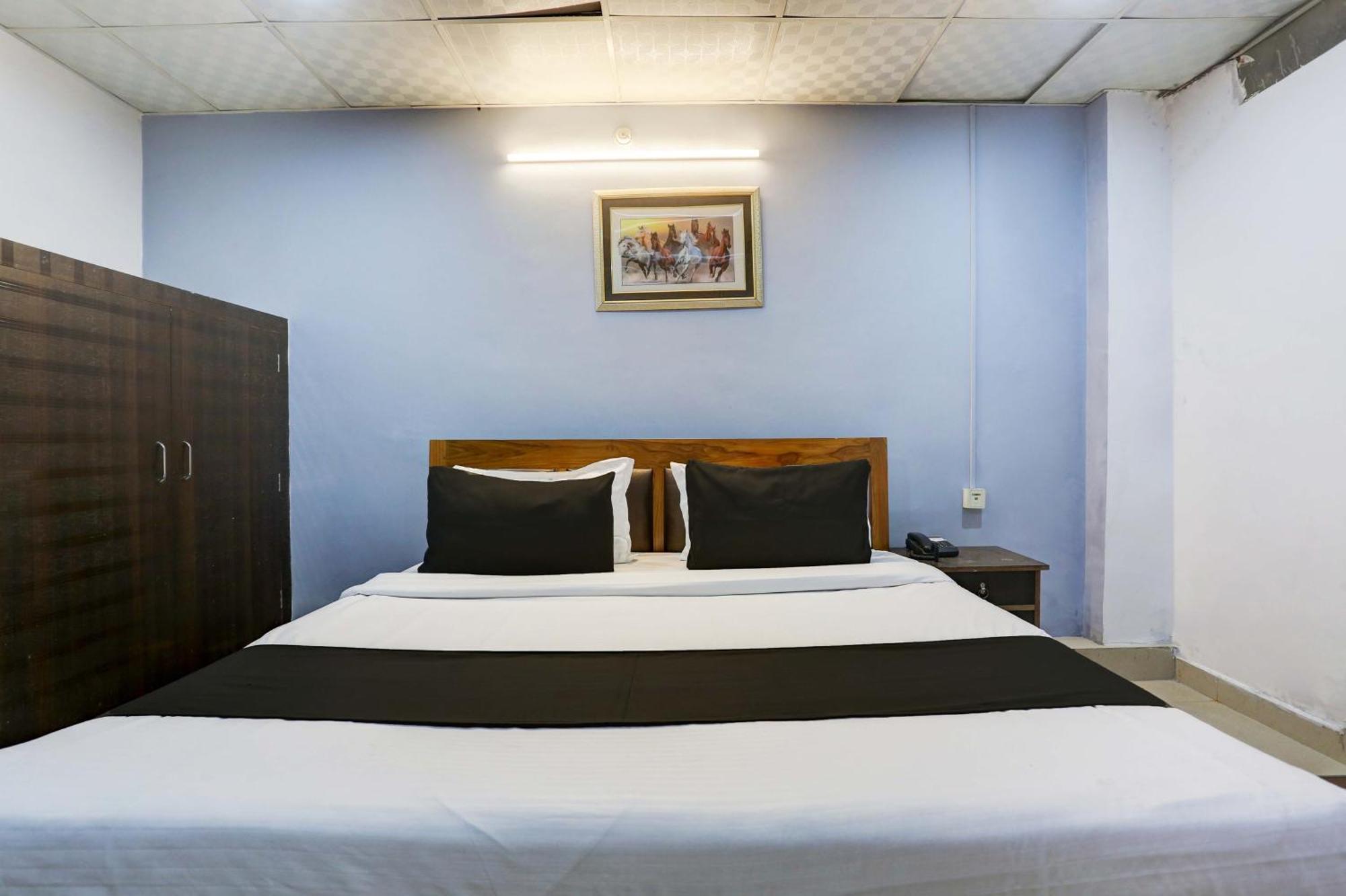 Collection O Hotel Moon Light Λάκναου Εξωτερικό φωτογραφία