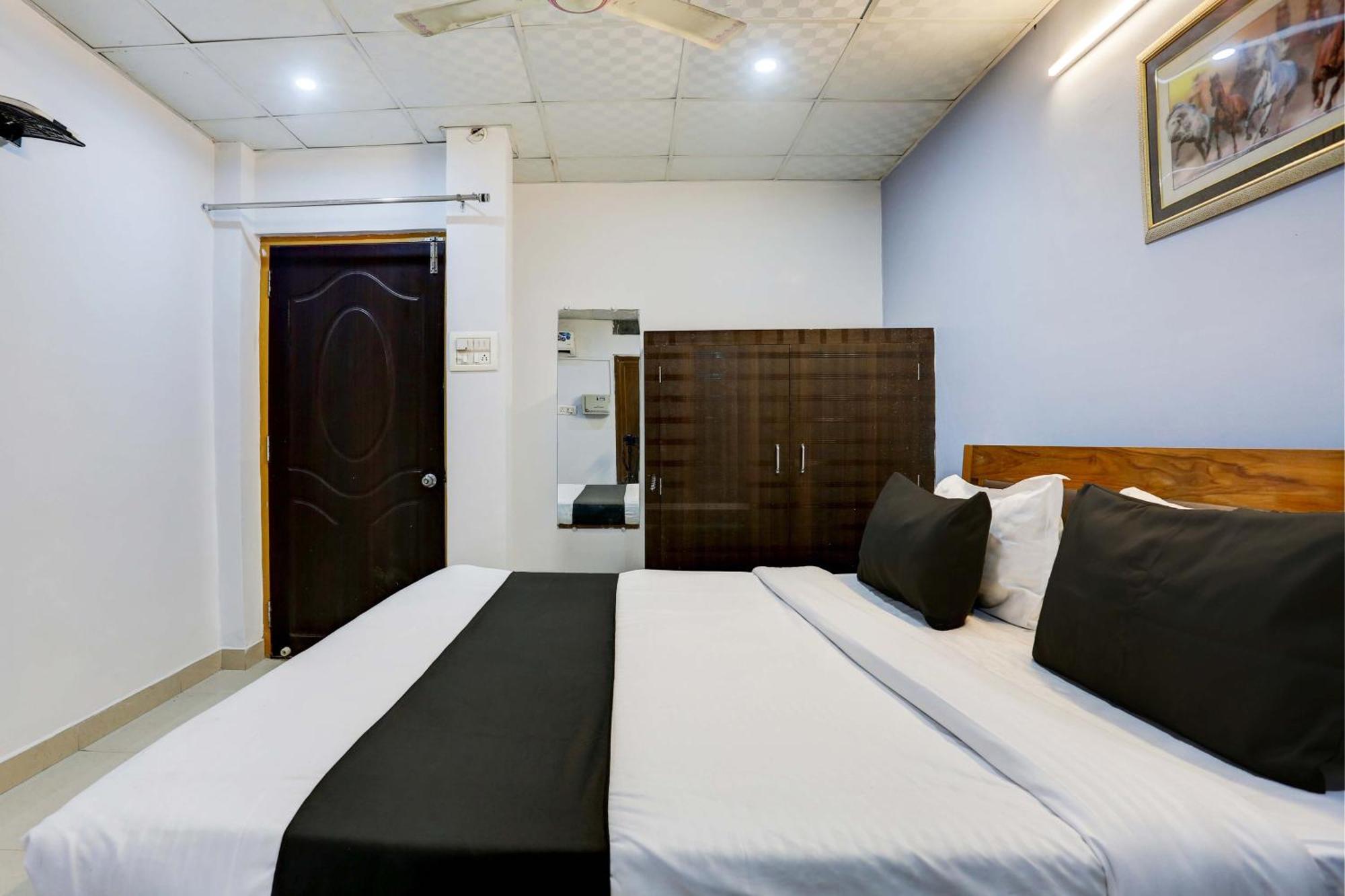 Collection O Hotel Moon Light Λάκναου Εξωτερικό φωτογραφία